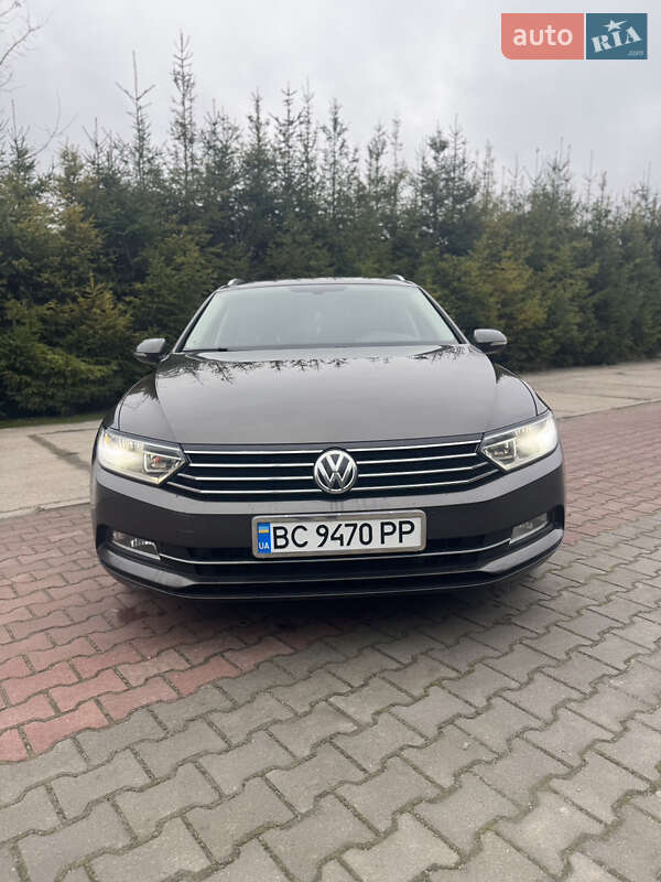 Універсал Volkswagen Passat 2015 в Шепетівці
