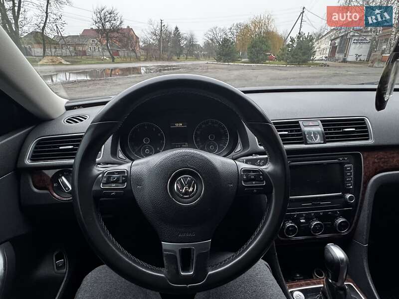 Седан Volkswagen Passat 2011 в Полтаве