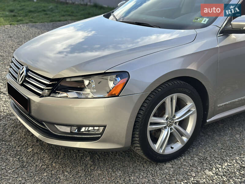 Седан Volkswagen Passat 2013 в Ужгороде