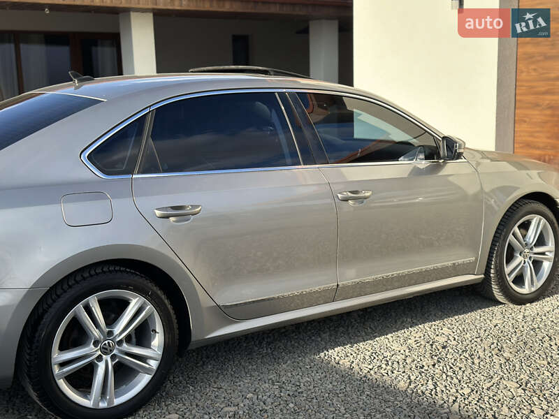 Седан Volkswagen Passat 2013 в Ужгороде