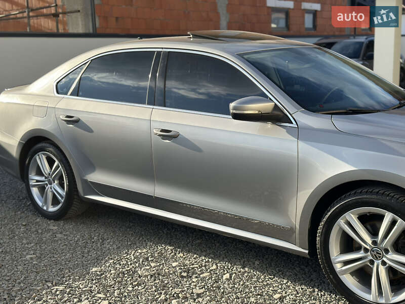 Седан Volkswagen Passat 2013 в Ужгороде