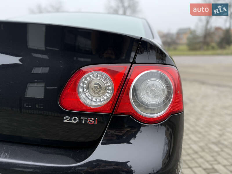 Седан Volkswagen Passat 2009 в Львове