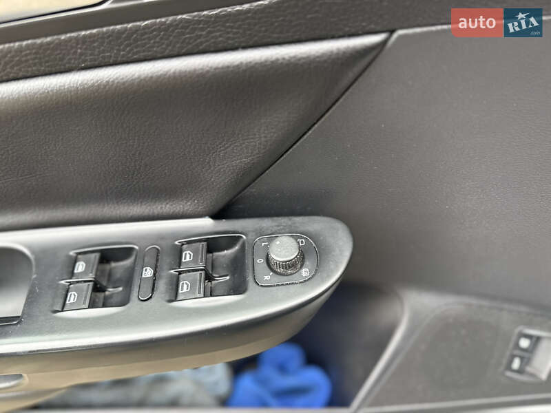 Седан Volkswagen Passat 2009 в Львове