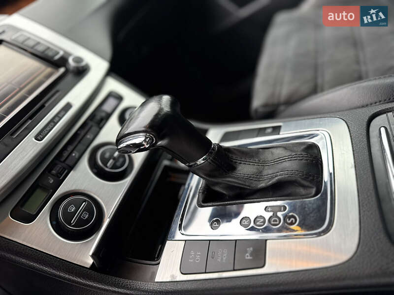 Седан Volkswagen Passat 2009 в Львове