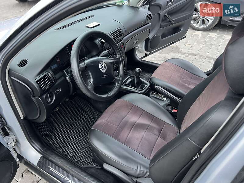 Седан Volkswagen Passat 2000 в Владимире