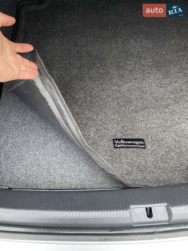 Седан Volkswagen Passat 2013 в Києві фото 19 Седан Volkswagen Passat 2013 в Києві