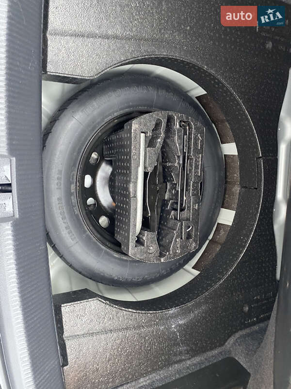 Седан Volkswagen Passat 2013 в Києві фото 21 Седан Volkswagen Passat 2013 в Києві