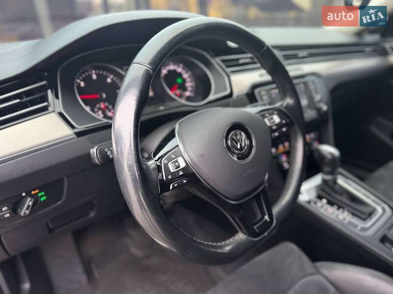 Универсал Volkswagen Passat 2015 в Ровно