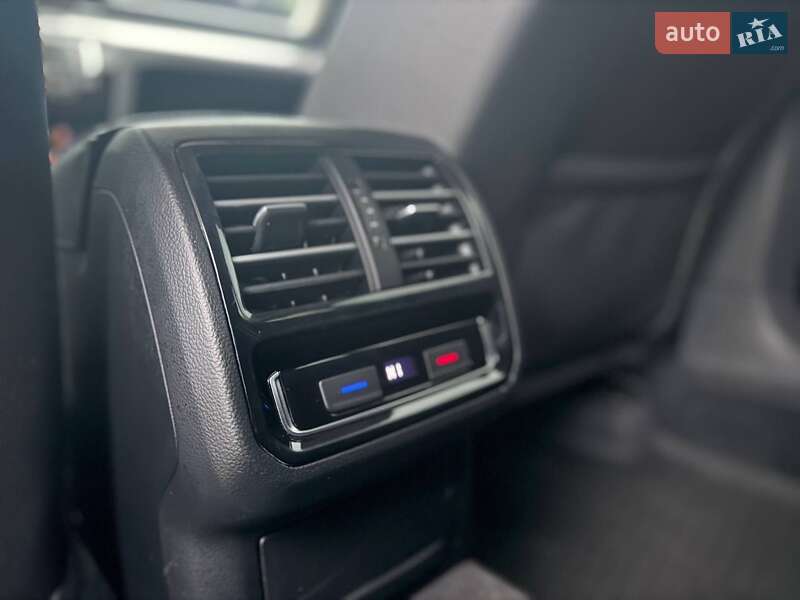 Универсал Volkswagen Passat 2015 в Ровно