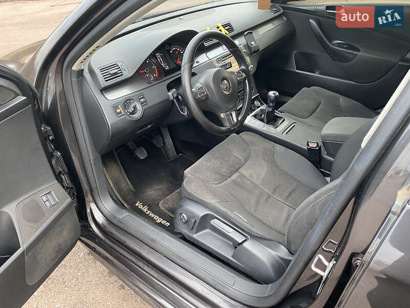 Універсал Volkswagen Passat 2010 в Ужгороді
