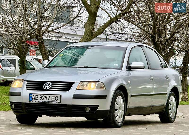 Седан Volkswagen Passat 2003 в Одессе