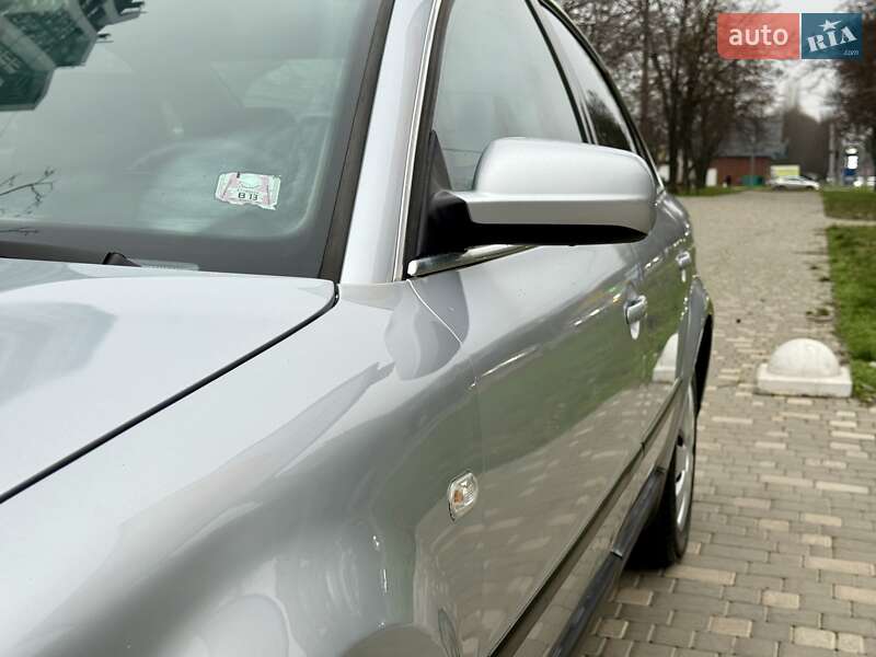 Седан Volkswagen Passat 2003 в Одессе