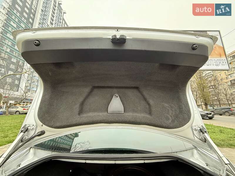 Седан Volkswagen Passat 2003 в Одессе