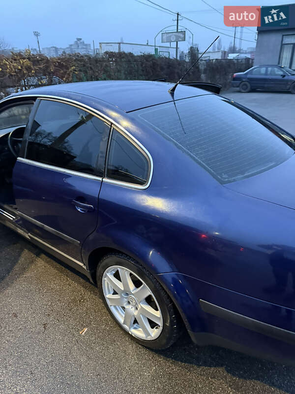 Седан Volkswagen Passat 2002 в Чернігові