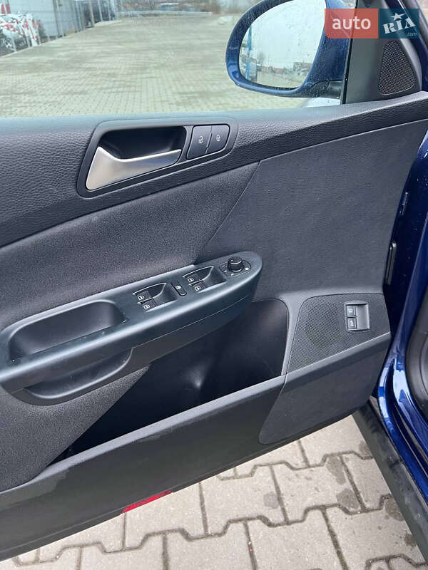 Универсал Volkswagen Passat 2010 в Нововолынске фото 15 Универсал Volkswagen Passat 2010 в Нововолынске