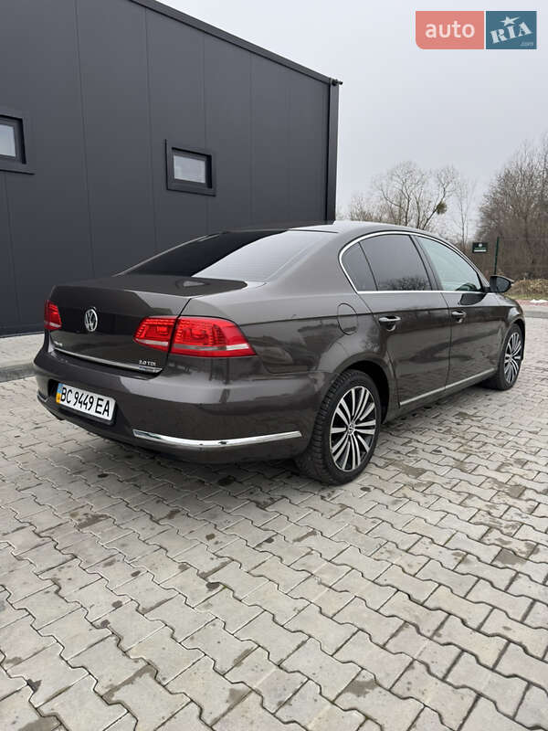Седан Volkswagen Passat 2013 в Стрые