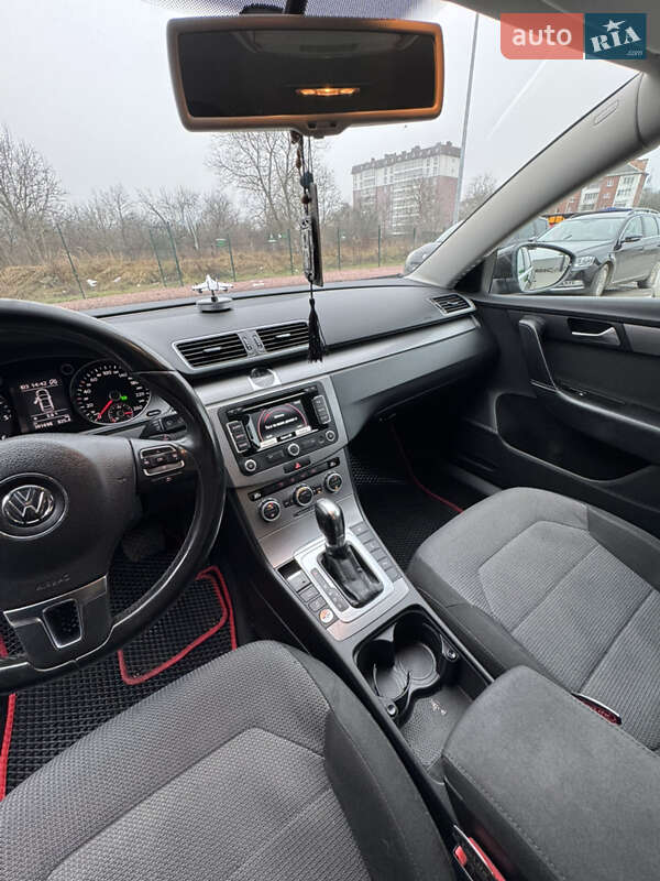 Седан Volkswagen Passat 2013 в Стрые