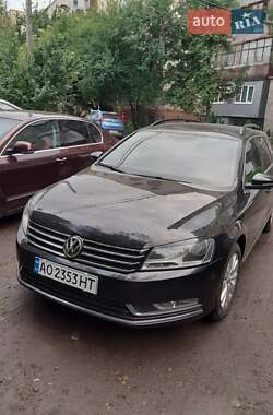 Універсал Volkswagen Passat 2011 в Чернівцях