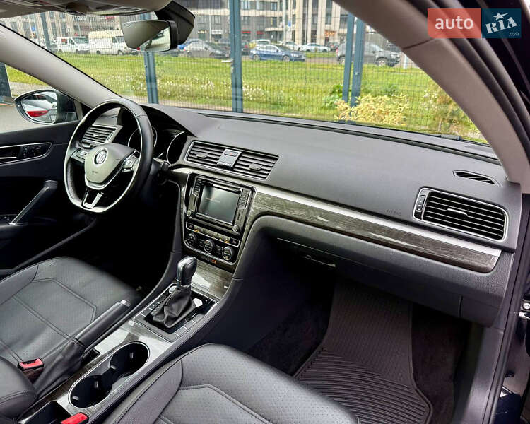 Седан Volkswagen Passat 2018 в Киеве