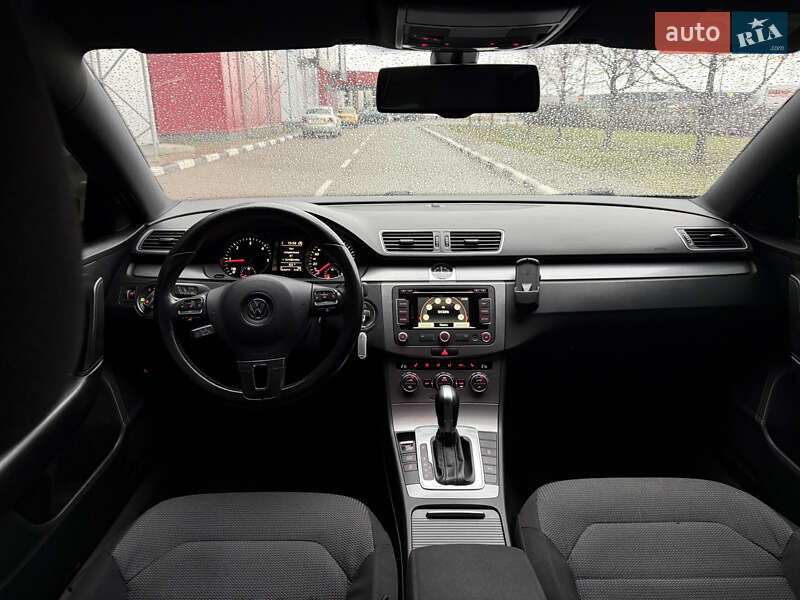 Универсал Volkswagen Passat 2014 в Киеве