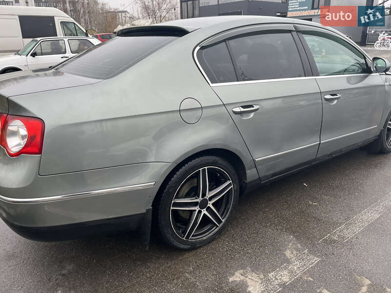 Седан Volkswagen Passat 2006 в Києві