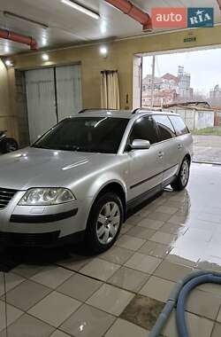 Універсал Volkswagen Passat 2003 в Ромнах