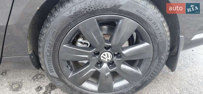 Універсал Volkswagen Passat 2011 в Новій Ушиці