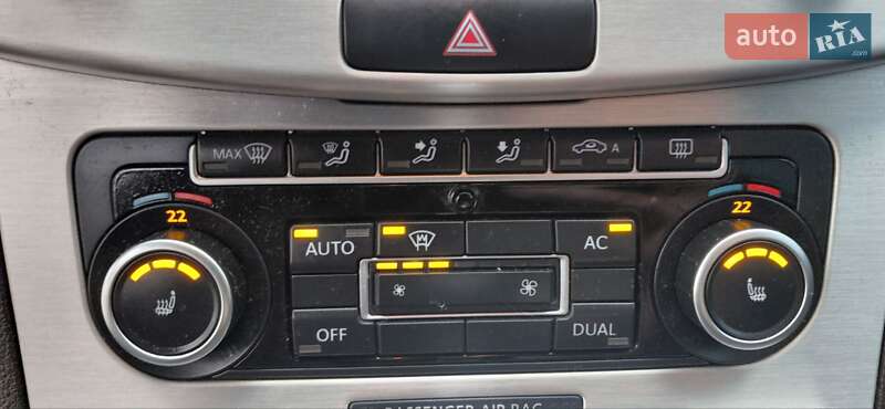 Універсал Volkswagen Passat 2011 в Новій Ушиці