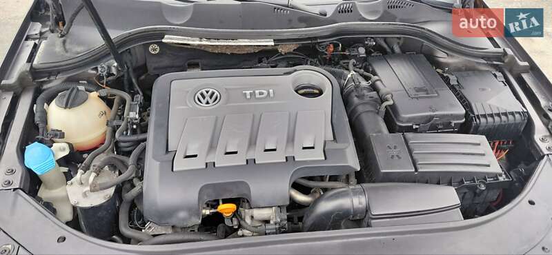 Універсал Volkswagen Passat 2011 в Новій Ушиці