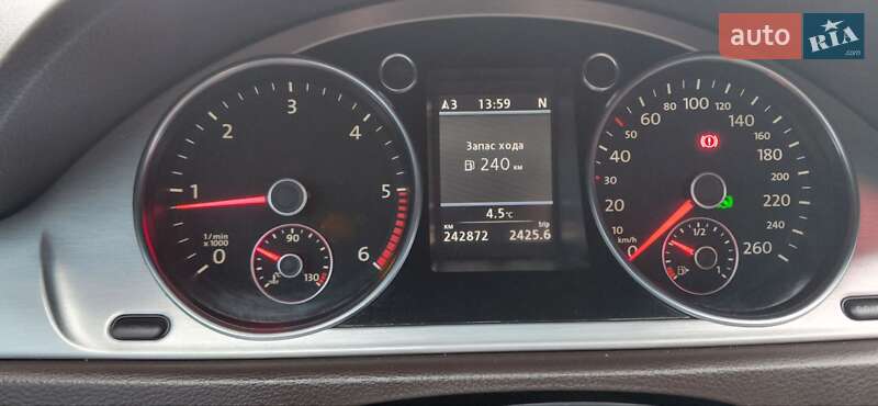 Універсал Volkswagen Passat 2011 в Новій Ушиці