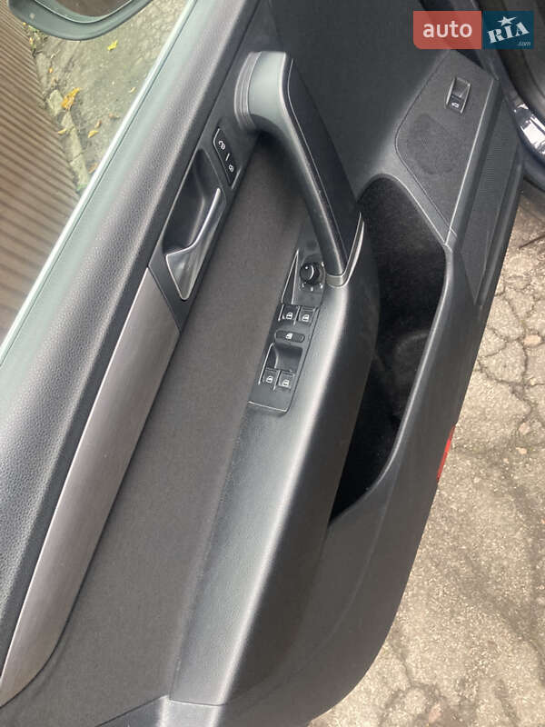 Универсал Volkswagen Passat 2013 в Золотоноше