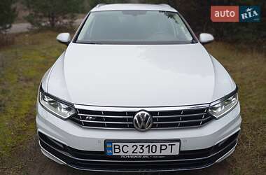 Универсал Volkswagen Passat 2017 в Золочеве