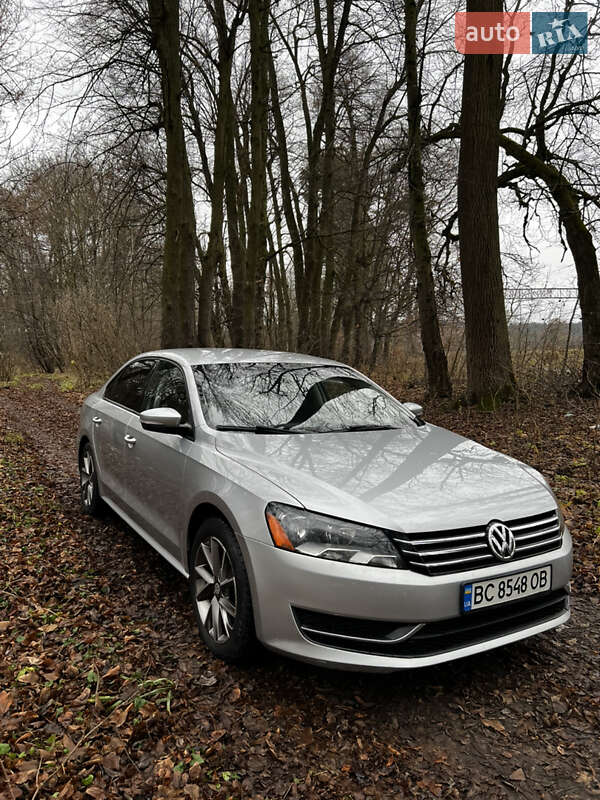 Седан Volkswagen Passat 2015 в Ходореві фото 50 Седан Volkswagen Passat 2015 в Ходореві