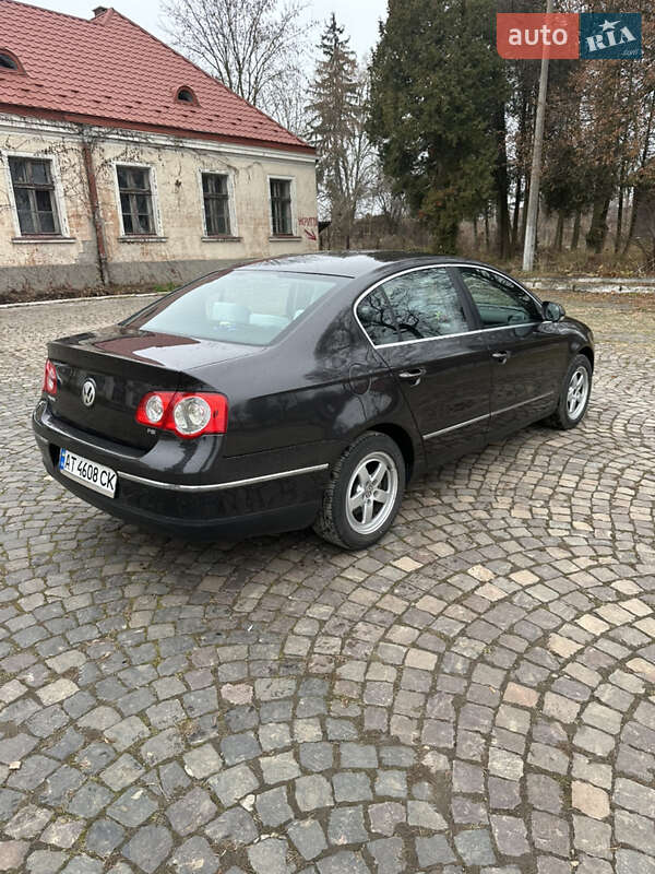 Седан Volkswagen Passat 2005 в Бурштыне