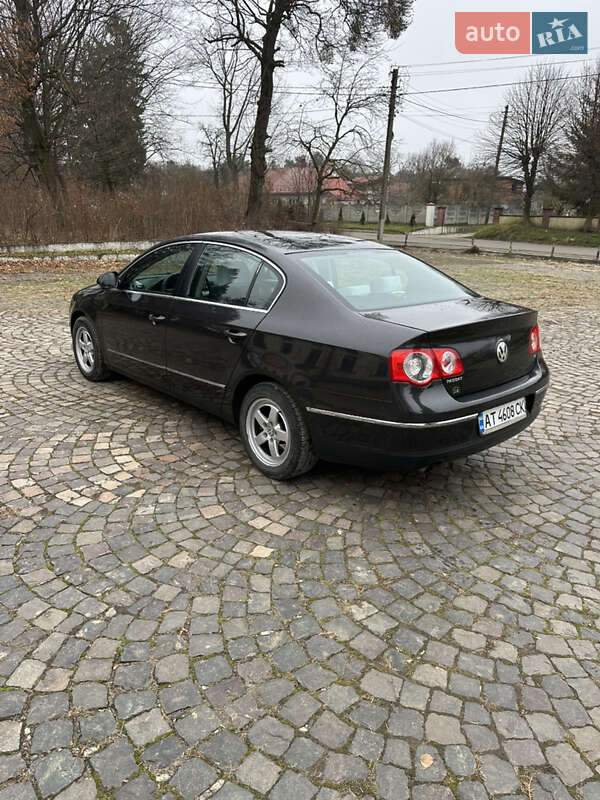 Седан Volkswagen Passat 2005 в Бурштыне