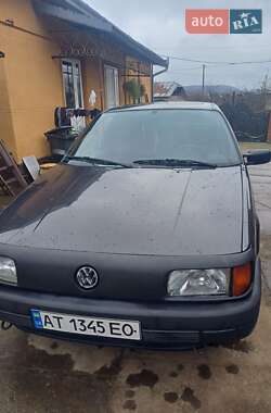 Седан Volkswagen Passat 1990 в Тисмениці