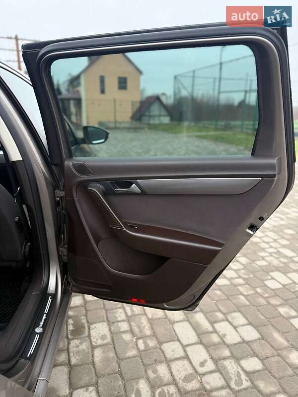 Універсал Volkswagen Passat 2011 в Самборі