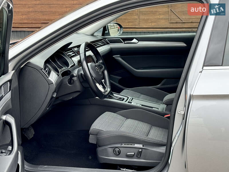 Універсал Volkswagen Passat 2019 в Києві фото 32 Універсал Volkswagen Passat 2019 в Києві