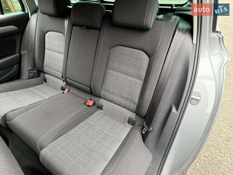 Універсал Volkswagen Passat 2019 в Києві фото 60 Універсал Volkswagen Passat 2019 в Києві