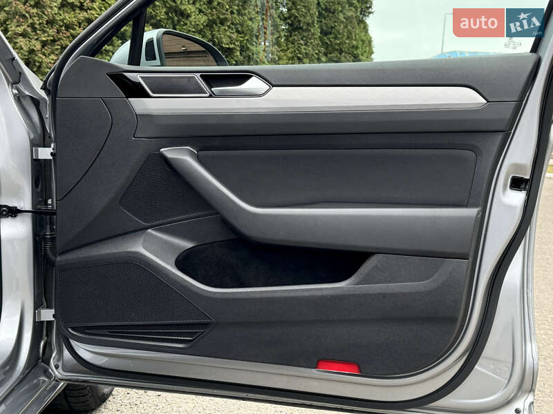 Універсал Volkswagen Passat 2019 в Києві фото 72 Універсал Volkswagen Passat 2019 в Києві