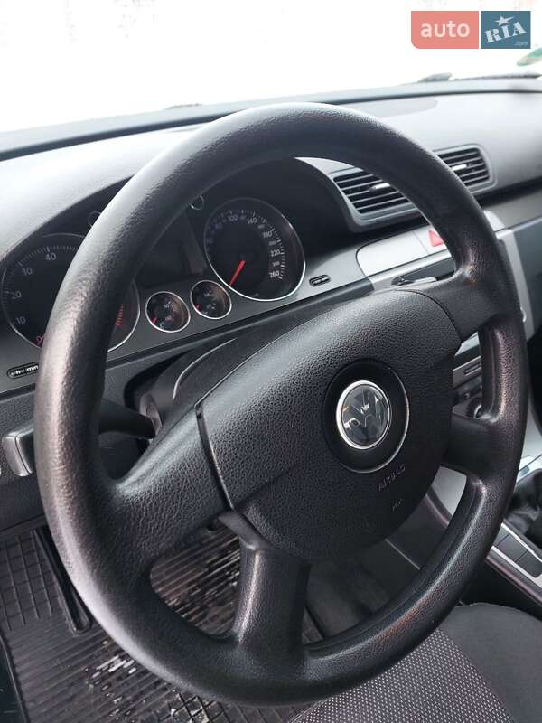 Седан Volkswagen Passat 2006 в Харькове