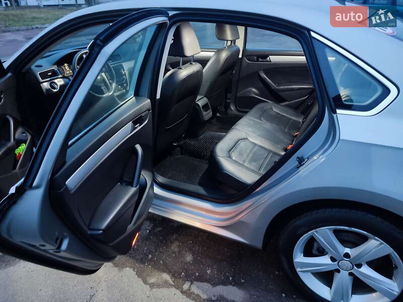 Седан Volkswagen Passat 2011 в Чернигове