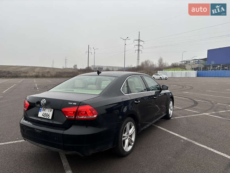 Седан Volkswagen Passat 2014 в Ровно