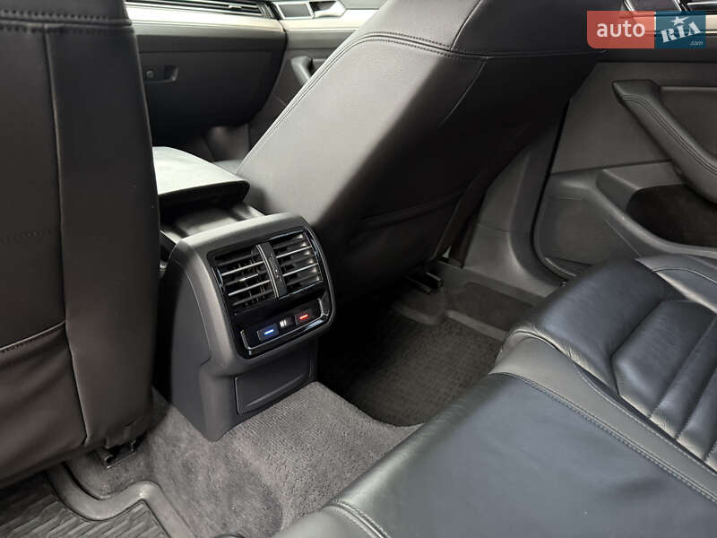 Седан Volkswagen Passat 2015 в Кривом Роге