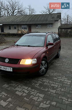 Универсал Volkswagen Passat 1998 в Киверцах