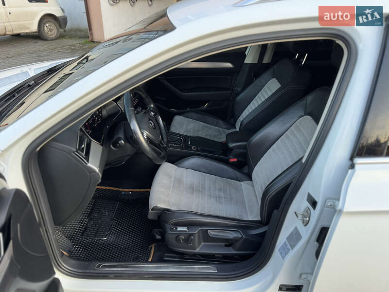 Универсал Volkswagen Passat 2017 в Луцке фото 12 Универсал Volkswagen Passat 2017 в Луцке