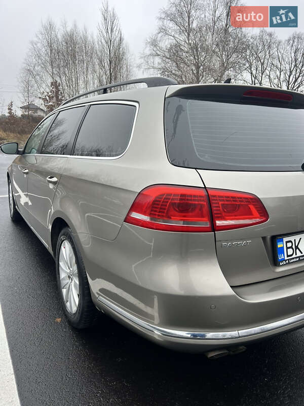 Универсал Volkswagen Passat 2014 в Киеве