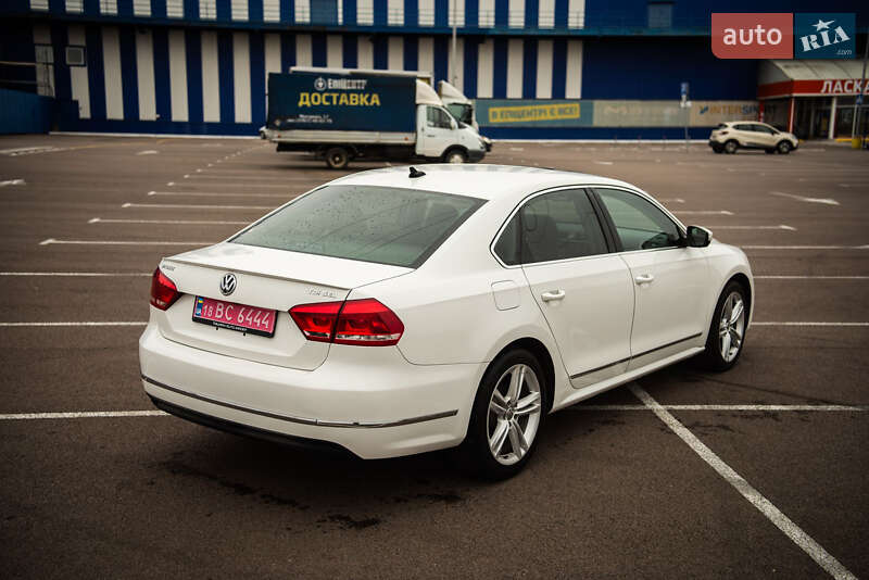 Седан Volkswagen Passat 2014 в Ровно