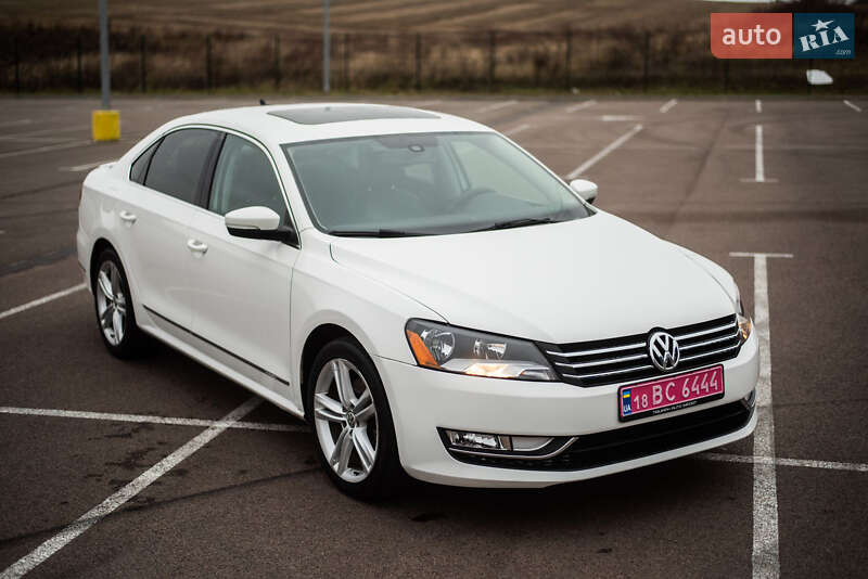 Седан Volkswagen Passat 2014 в Ровно