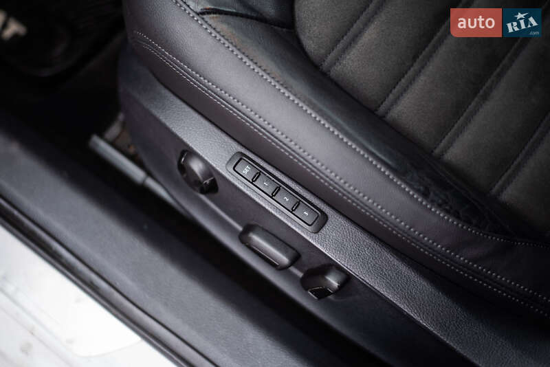 Седан Volkswagen Passat 2014 в Ровно